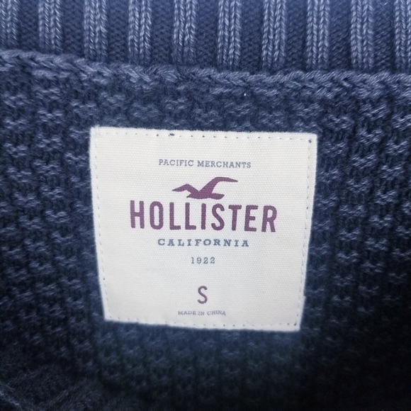 Hollister Ribbed Knit Black and Gray Sweater - Picture 2 of 11